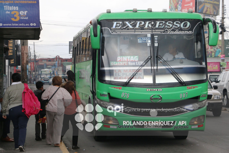 TRANSPORTISTAS REDUCEN FRECUENCIAS