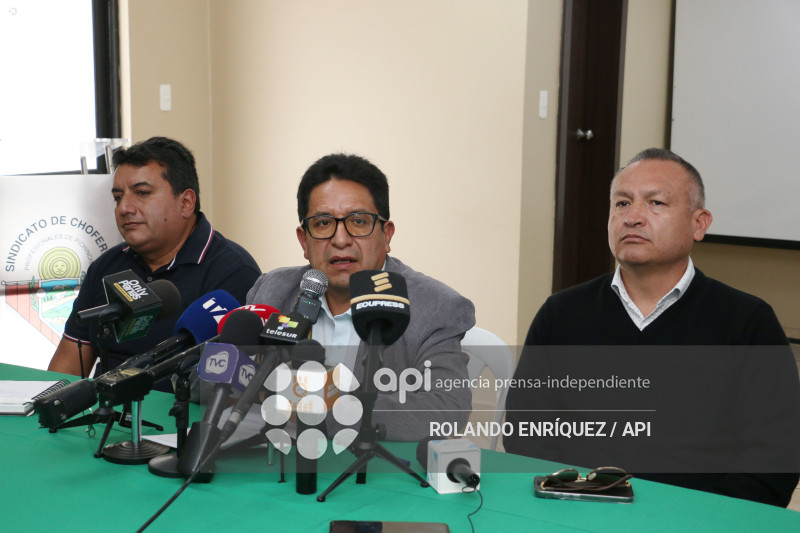 TRANSPORTISTAS REDUCEN FRECUENCIAS