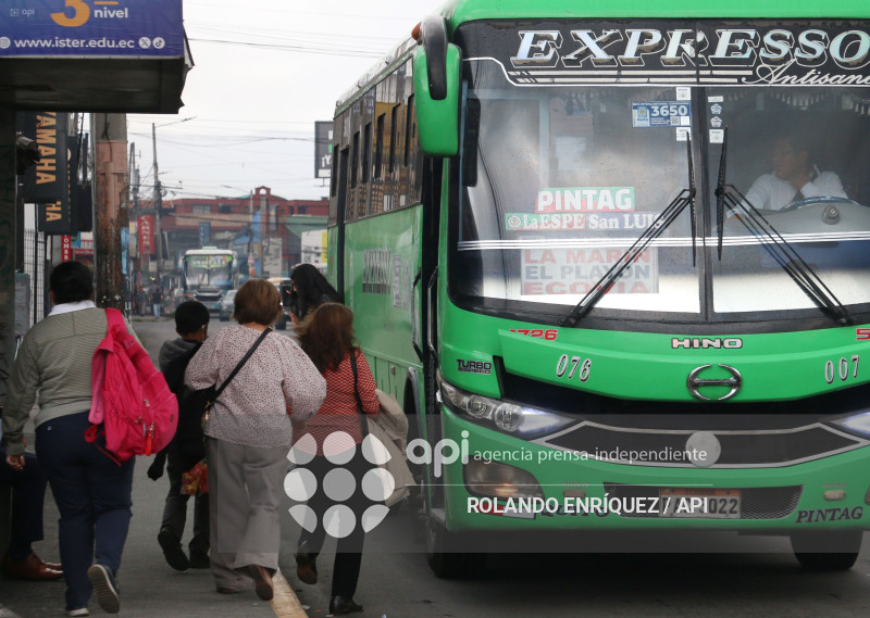 TRANSPORTISTAS REDUCEN FRECUENCIAS