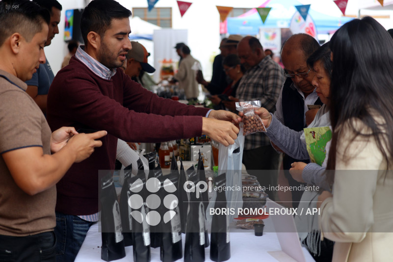 CUENCA-EXPOFERIA-CAFE LOJANO
