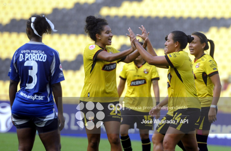 FBL-SUPERLIGAFEMENINA-BARCELONA-EMELEC