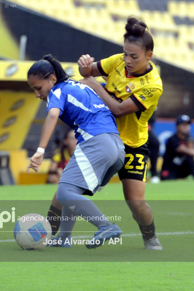 FBL-SUPERLIGAFEMENINA-BARCELONA-EMELEC