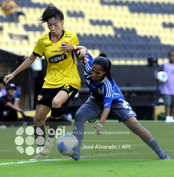 FBL-SUPERLIGAFEMENINA-BARCELONA-EMELEC