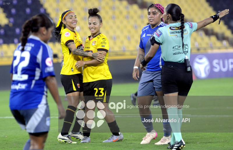 FBL-SUPERLIGAFEMENINA-BARCELONA-EMELEC