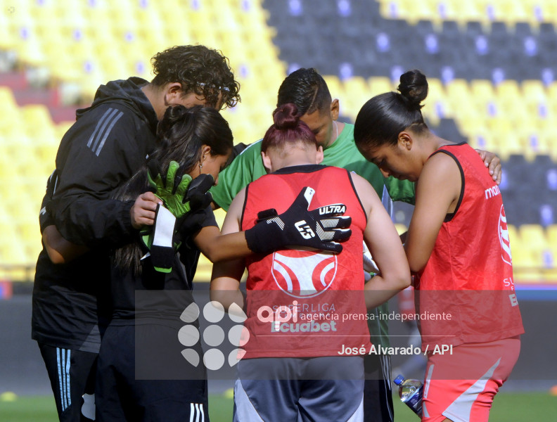 FBL-SUPERLIGAFEMENINA-BARCELONA-EMELEC