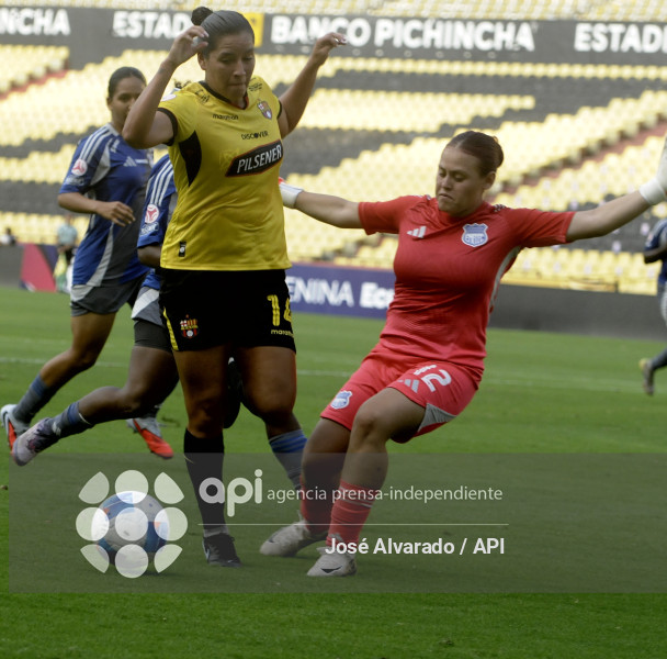 FBL-SUPERLIGAFEMENINA-BARCELONA-EMELEC