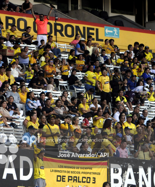 FBL-SUPERLIGAFEMENINA-BARCELONA-EMELEC