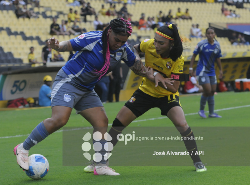 FBL-SUPERLIGAFEMENINA-BARCELONA-EMELEC