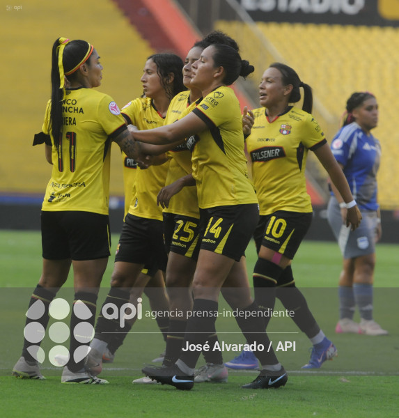 FBL-SUPERLIGAFEMENINA-BARCELONA-EMELEC