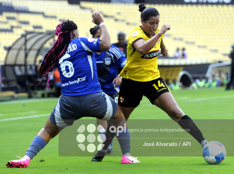FBL-SUPERLIGAFEMENINA-BARCELONA-EMELEC