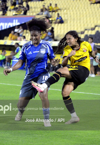 FBL-SUPERLIGAFEMENINA-BARCELONA-EMELEC