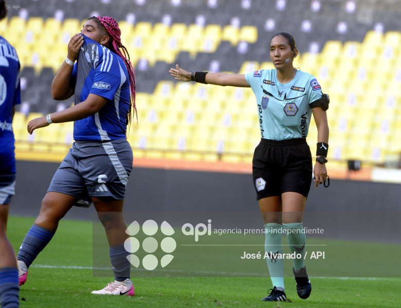 FBL-SUPERLIGAFEMENINA-BARCELONA-EMELEC