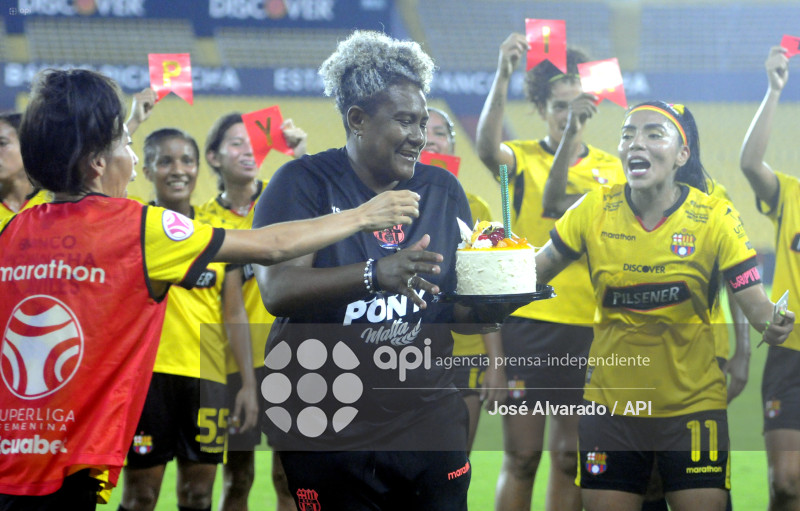 FBL-SUPERLIGAFEMENINA-BARCELONA-EMELEC