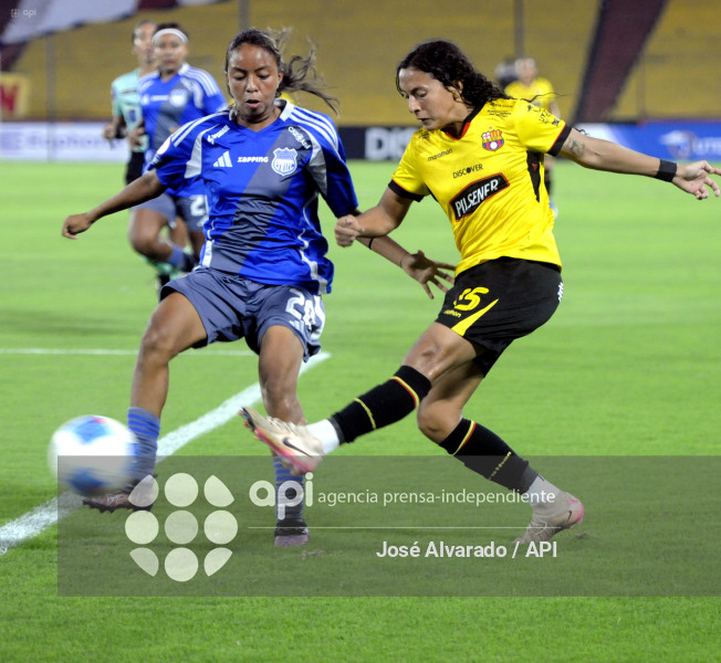 FBL-SUPERLIGAFEMENINA-BARCELONA-EMELEC