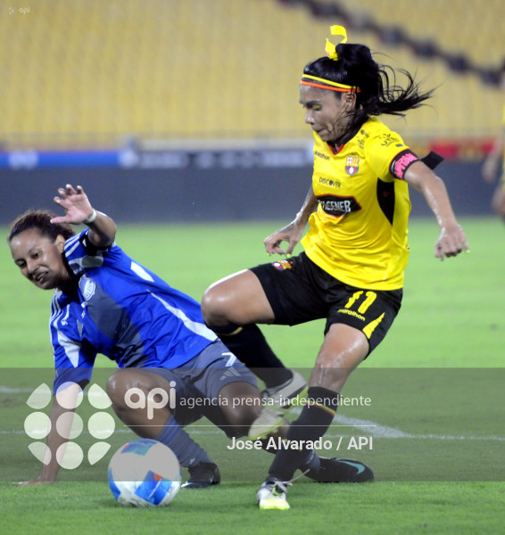 FBL-SUPERLIGAFEMENINA-BARCELONA-EMELEC