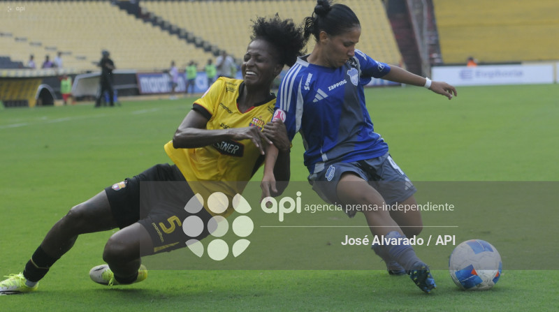 FBL-SUPERLIGAFEMENINA-BARCELONA-EMELEC