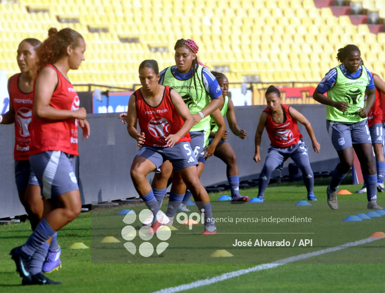 FBL-SUPERLIGAFEMENINA-BARCELONA-EMELEC