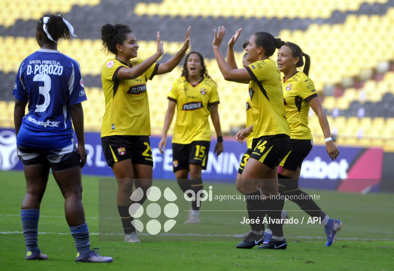 FBL-SUPERLIGAFEMENINA-BARCELONA-EMELEC