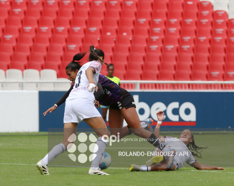 FBL SUPERLIGA FEMENINA LDU QUITO VS IDV