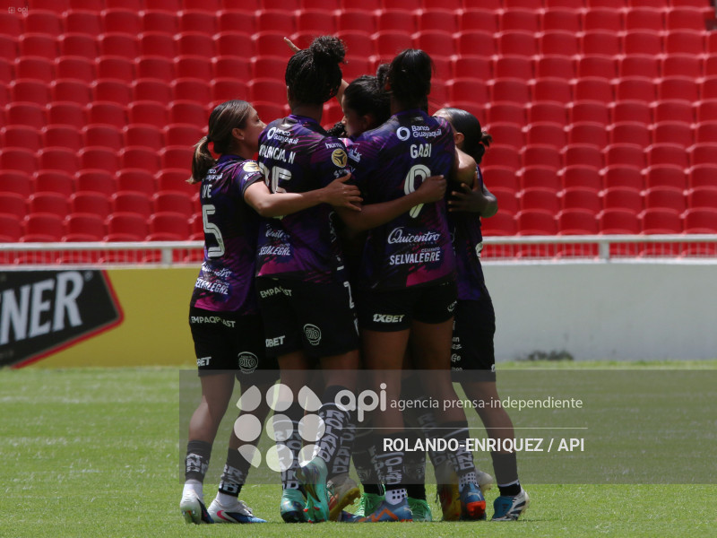FBL SUPERLIGA FEMENINA LDU QUITO VS IDV