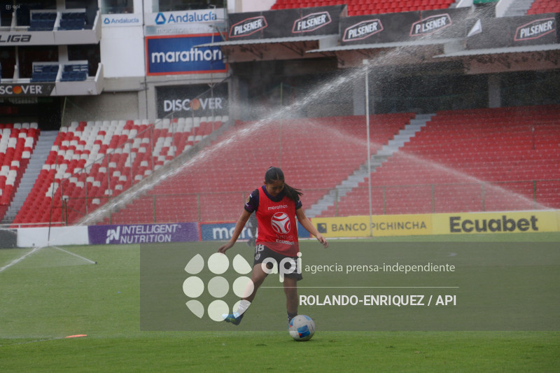 FBL SUPERLIGA FEMENINA LDU QUITO VS IDV