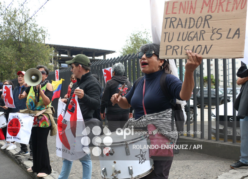 PROTESTA CONTRA LENIN MORENO EN LA AUDIENCIA SINOHIDRO