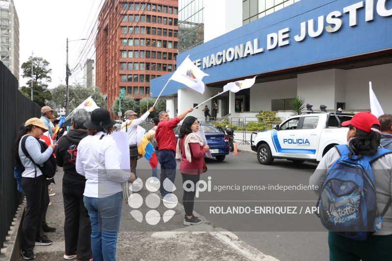 PROTESTA CONTRA LENIN MORENO EN LA AUDIENCIA SINOHIDRO