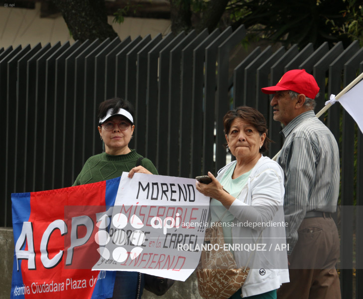 PROTESTA CONTRA LENIN MORENO EN LA AUDIENCIA SINOHIDRO