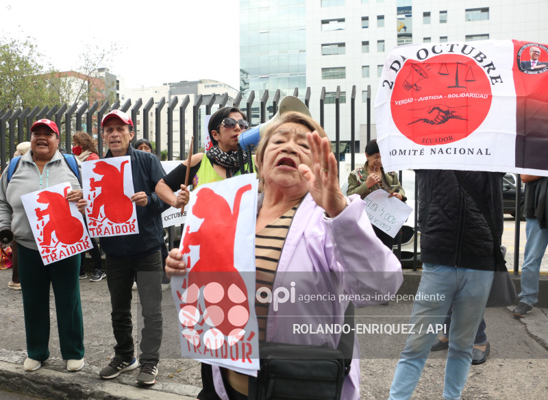 PROTESTA CONTRA LENIN MORENO EN LA AUDIENCIA SINOHIDRO