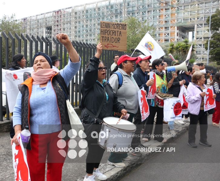 PROTESTA CONTRA LENIN MORENO EN LA AUDIENCIA SINOHIDRO