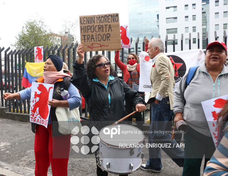 PROTESTA CONTRA LENIN MORENO EN LA AUDIENCIA SINOHIDRO