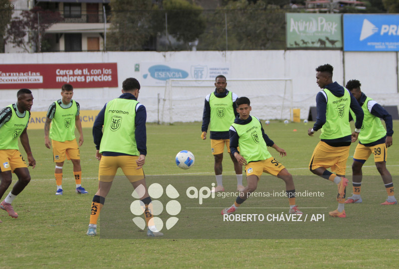 FBL COPA ECUADOR BANOS CIUDAD DE FUEGO VS DELFIN