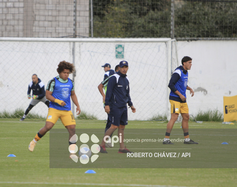 FBL COPA ECUADOR BANOS CIUDAD DE FUEGO VS DELFIN