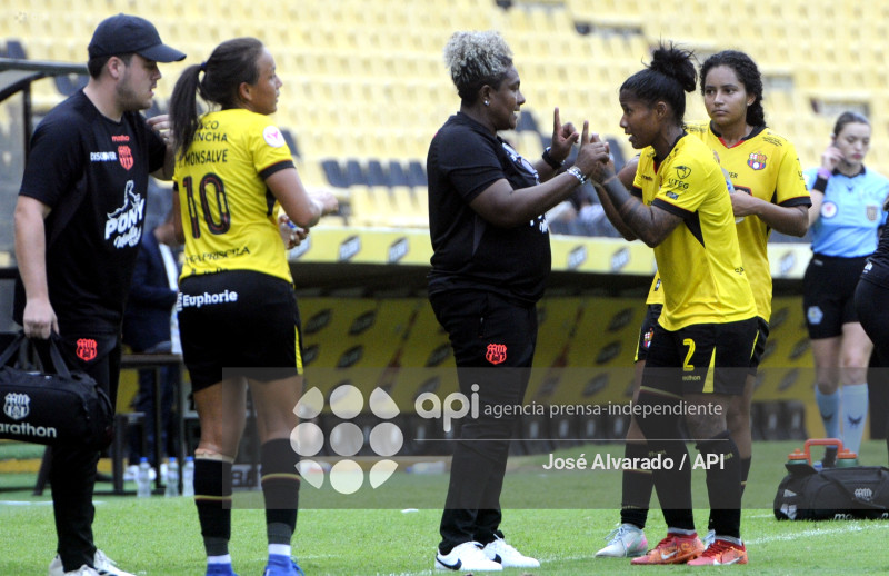 SPO-SUPERLIGAFEMENINA-BARCELONA-LDUQUITO