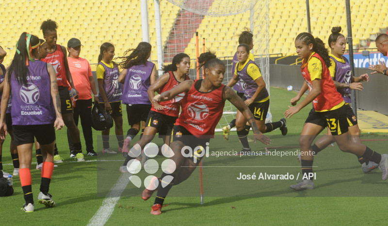SPO-SUPERLIGAFEMENINA-BARCELONA-LDUQUITO