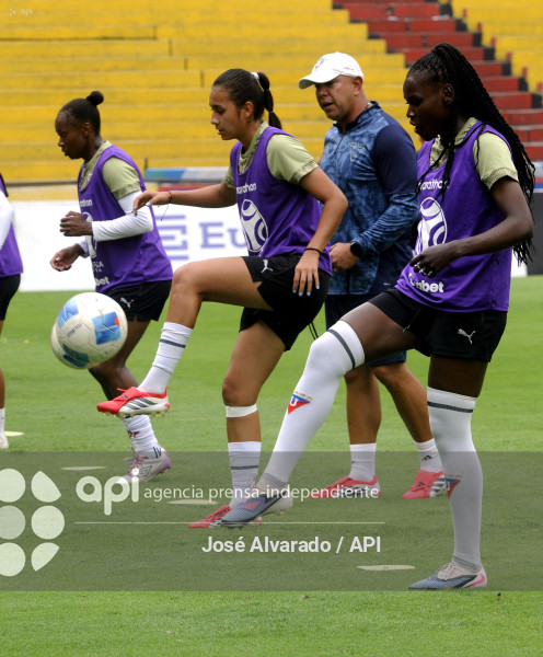 SPO-SUPERLIGAFEMENINA-BARCELONA-LDUQUITO