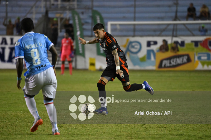 FBL-LIGA ECUABET-MANTA-EMELEC
