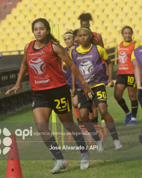 SPO-SUPERLIGAFEMENINA-BARCELONA-LDUQUITO