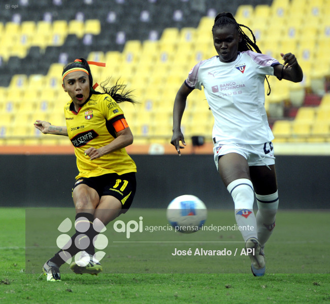 SPO-SUPERLIGAFEMENINA-BARCELONA-LDUQUITO