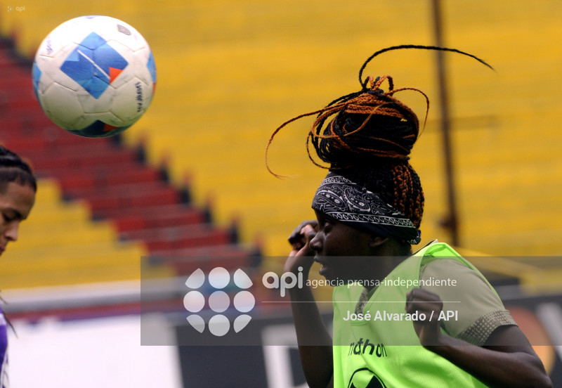 SPO-SUPERLIGAFEMENINA-BARCELONA-LDUQUITO