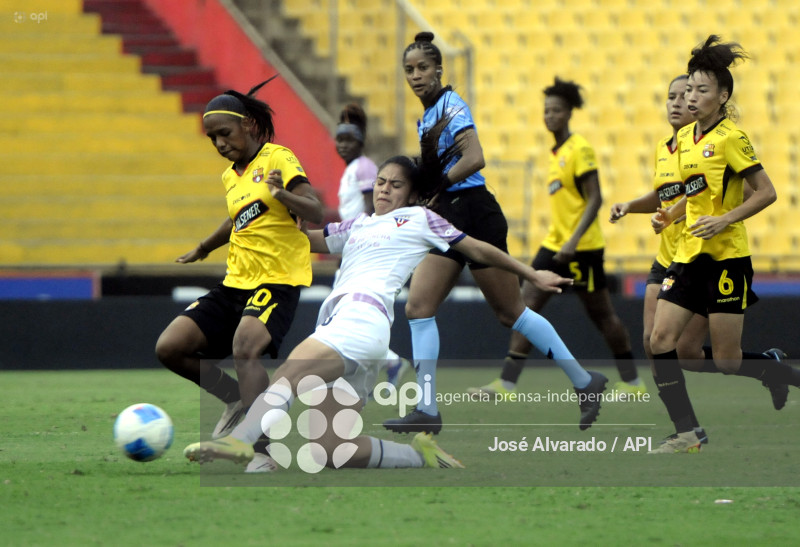 SPO-SUPERLIGAFEMENINA-BARCELONA-LDUQUITO