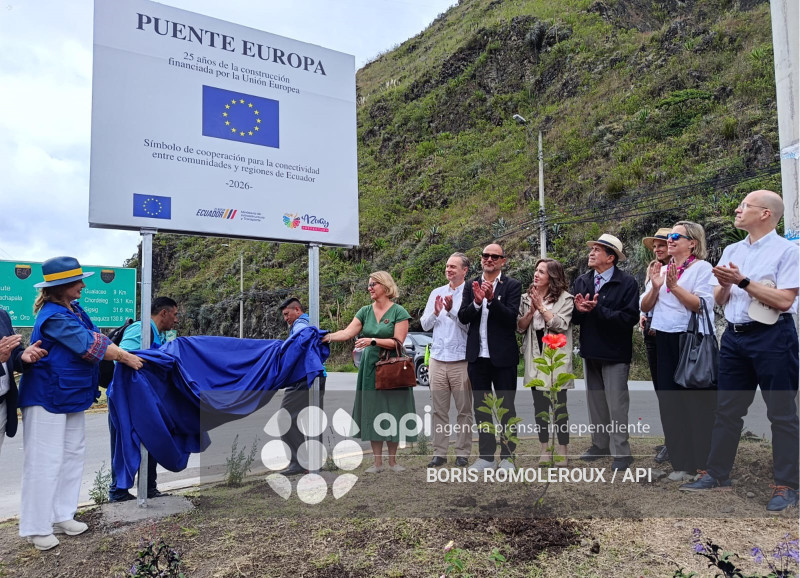 CUENCA-25 AÑOS CONSTRUCCION-PUENTE EUROPA