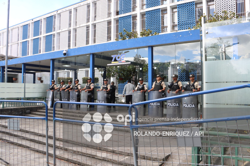 PLANTON REVOLUCION CIUDADANA EN EL TCE
